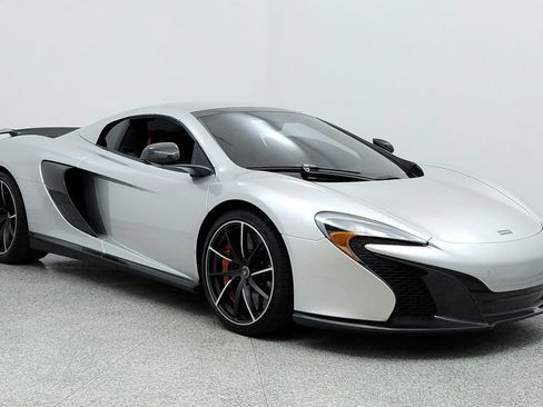 Used 2015 McLaren 650S Spider image 7