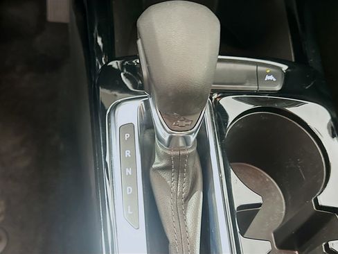 Used 2025 Chevrolet Trax LT image 23