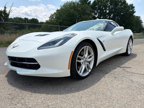 Used 2019 Chevrolet Corvette Stingray Coupe w/ 1LT RWD image 6