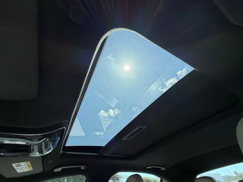 Used 2025 Mercedes-Benz C 300 Sedan image 33