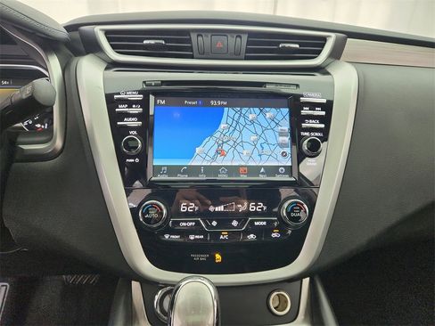 Used 2016 Nissan Murano SV w/ Premium Package image 17