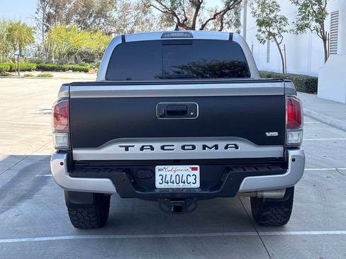 Used 2021 Toyota Tacoma TRD Off-Road w/ Technology Package RWD image 4