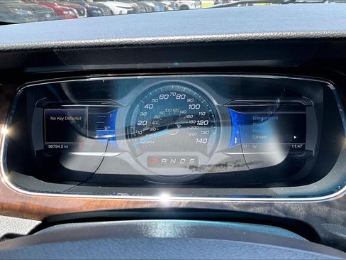 Used 2013 Ford Taurus Limited FWD image 21