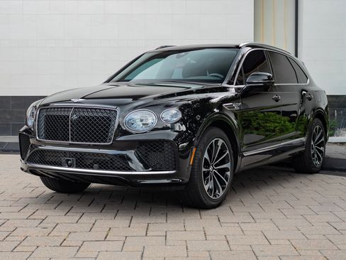 Certified 2024 Bentley Bentayga Plug-In Hybrid AWD/4WD image 21