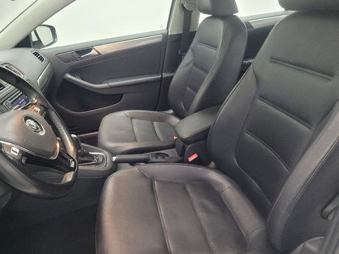 Used 2018 Volkswagen Jetta SE FWD image 17