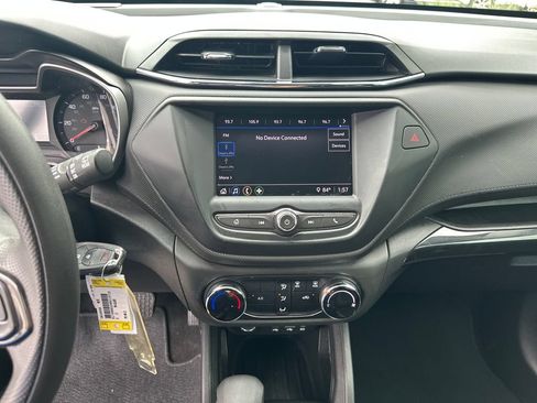 Used 2021 Chevrolet TrailBlazer LS FWD image 29
