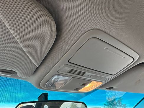 Used 2012 Honda Odyssey EX image 25