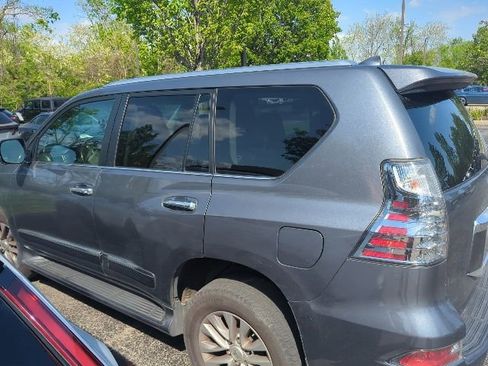 Used 2018 Lexus GX 460 Premium w/ Premium Package AWD/4WD image 4