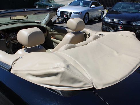 Used 2004 Jaguar XK8 Convertible image 27