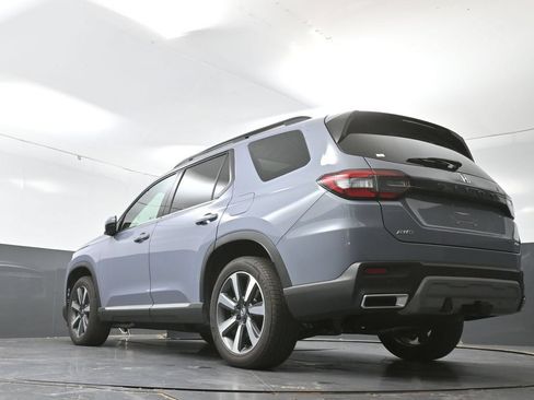 Used 2025 Honda Pilot Elite image 31
