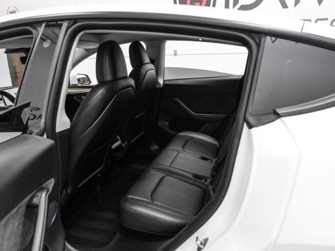 Used 2023 Tesla Model Y Long Range AWD/4WD image 29