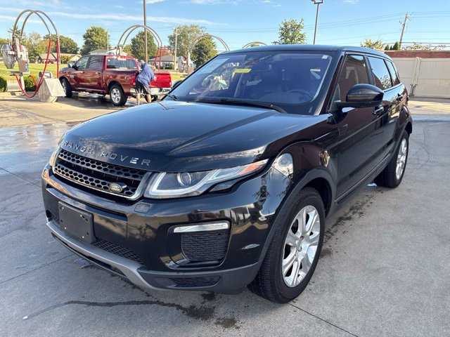 Used 2017 Land Rover Range Rover Evoque SE AWD/4WD image 3