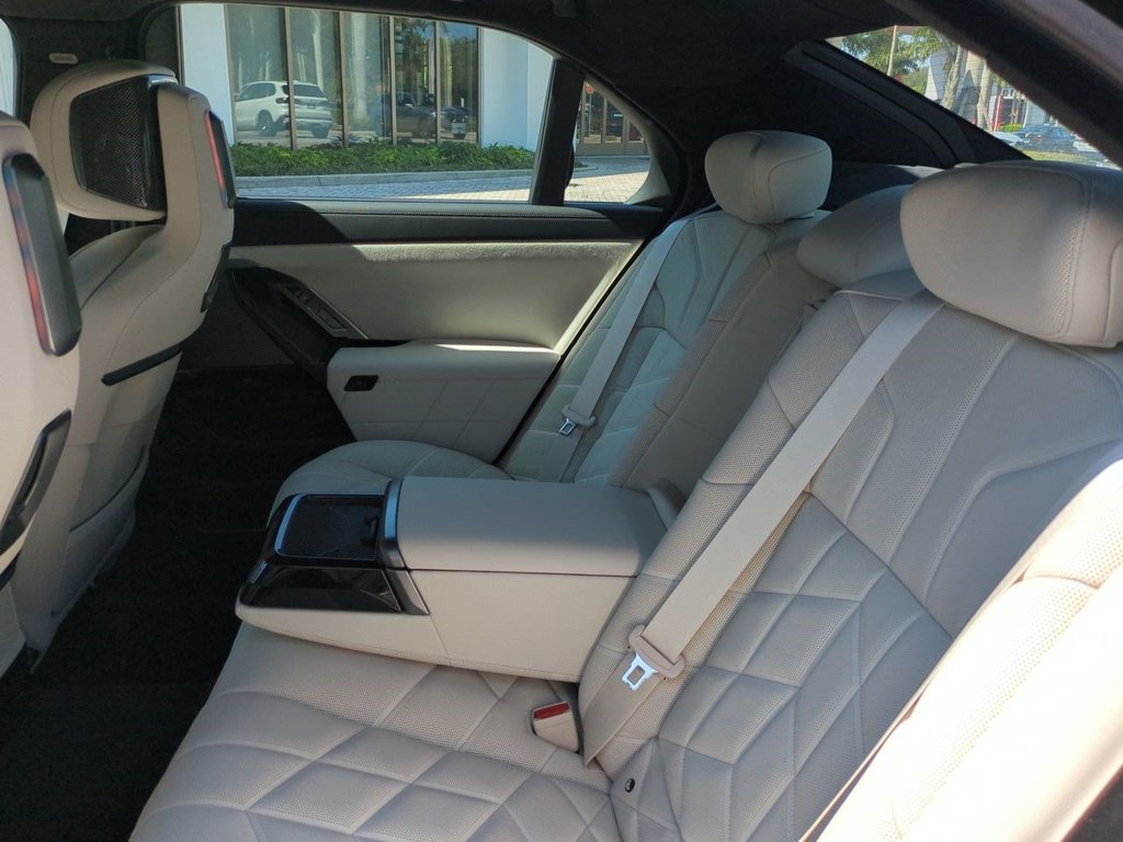 New 2027 BMW 740i w/ Executive Package RWD image 14