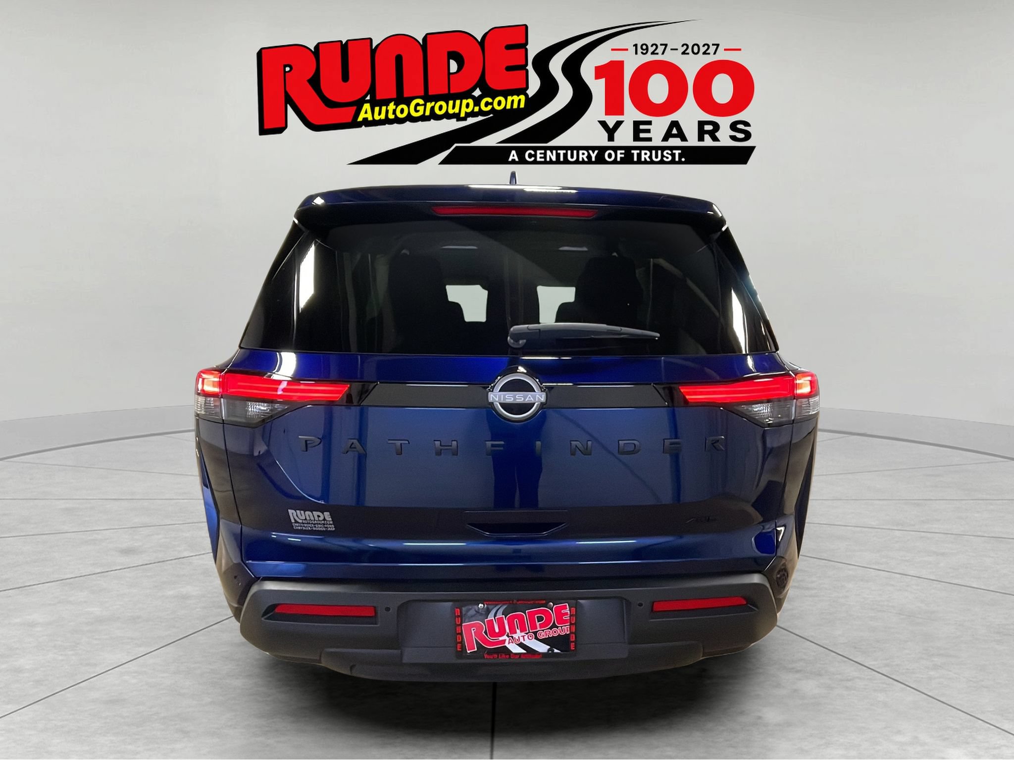Used 2025 Nissan Pathfinder SV w/ Black Appearance Package AWD/4WD image 4