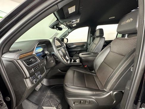 Used 2023 Chevrolet Suburban High Country image 15