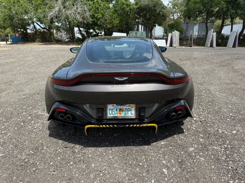 Used 2021 Aston Martin V8 Vantage Coupe image 7