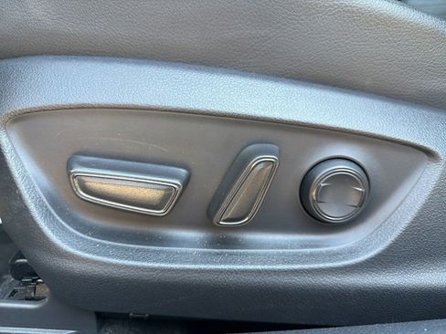 Used 2024 Toyota Camry SE image 11