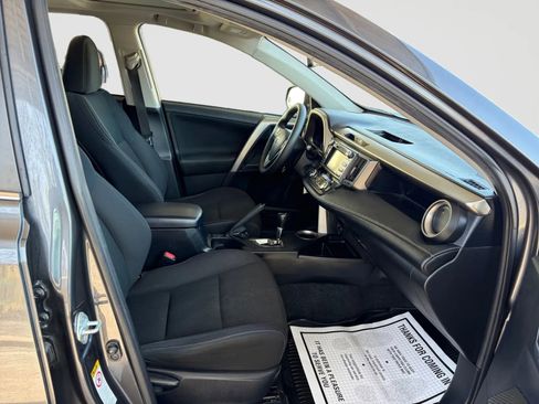 Used 2015 Toyota RAV4 XLE image 18