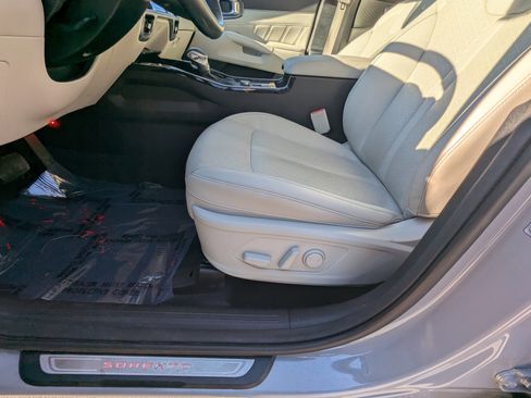 Used 2023 Kia Sorento SX image 18