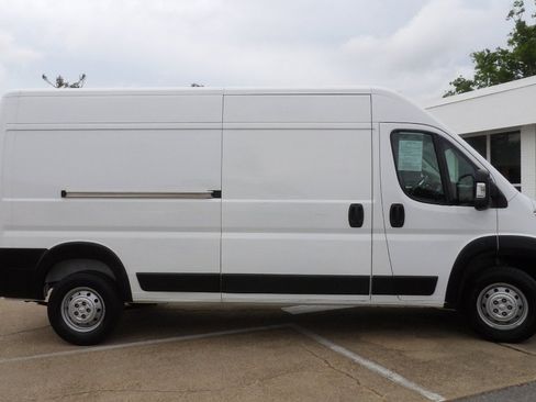 Used 2023 RAM ProMaster 2500 FWD image 2