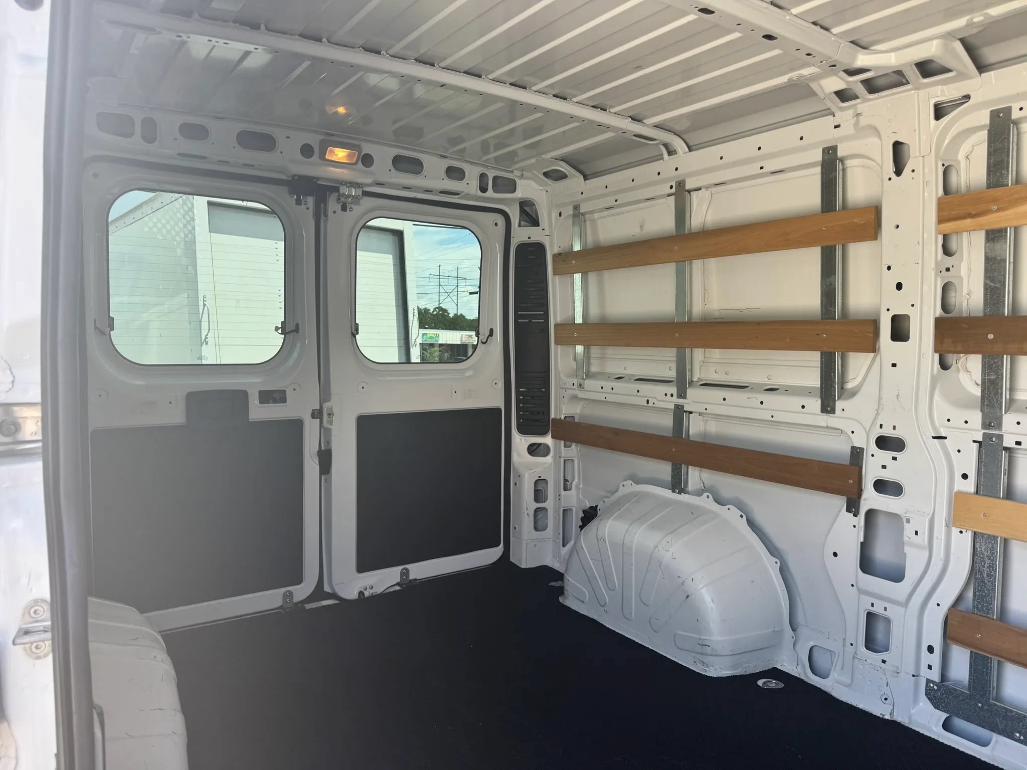 Used 2025 RAM ProMaster 2500 w/ U-Haul Equipment Group FWD image 14