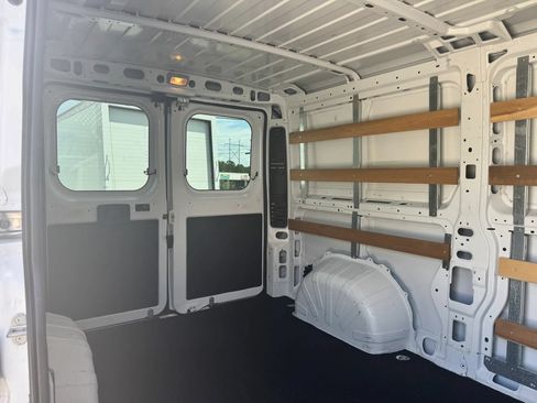 Used 2025 RAM ProMaster 2500 w/ U-Haul Equipment Group FWD image 14