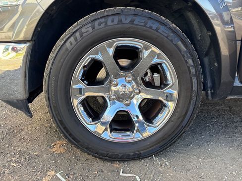 Used 2017 RAM 1500 Laramie image 27