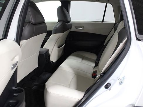 Used 2023 Toyota Corolla Cross XLE w/ Convenience Package AWD/4WD image 15
