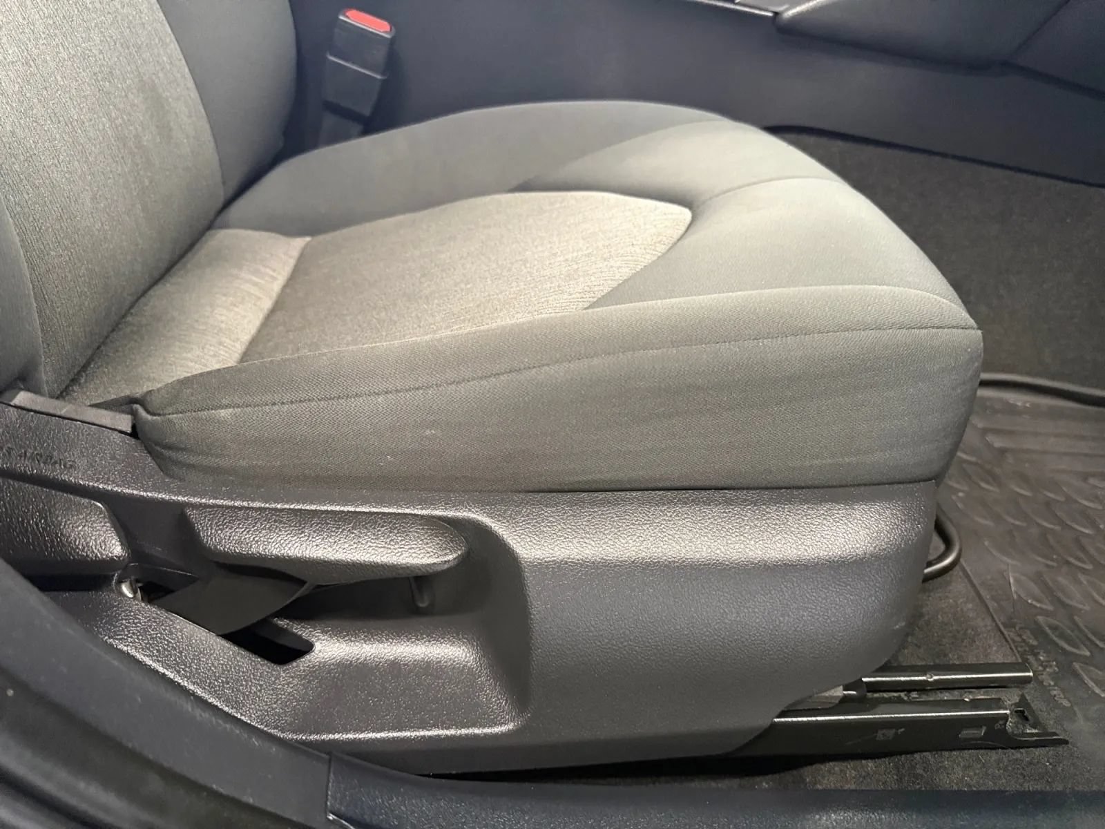 Used 2020 Toyota Camry LE FWD image 18