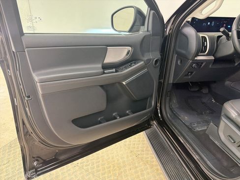 Certified 2025 Ford Expedition Active image 19