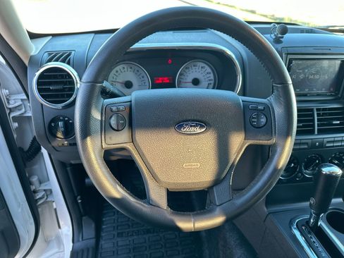 Used 2010 Ford Explorer Sport Trac XLT image 14