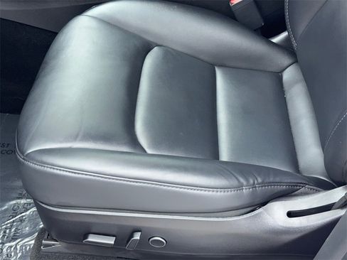 Used 2021 Tesla Model Y Long Range image 41