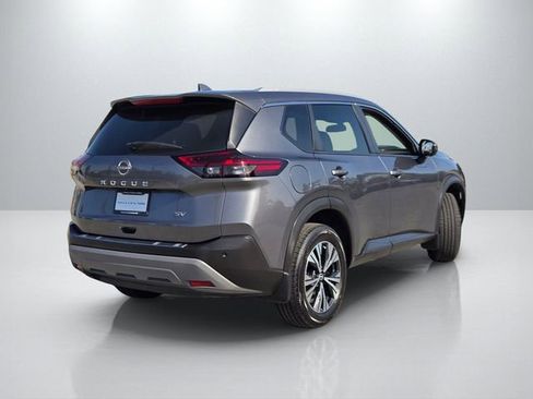 Used 2022 Nissan Rogue SV w/ SV Premium Package FWD image 4