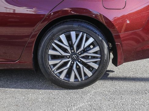 Certified 2024 Nissan Altima 2.5 SV w/ SV Premium Package image 8