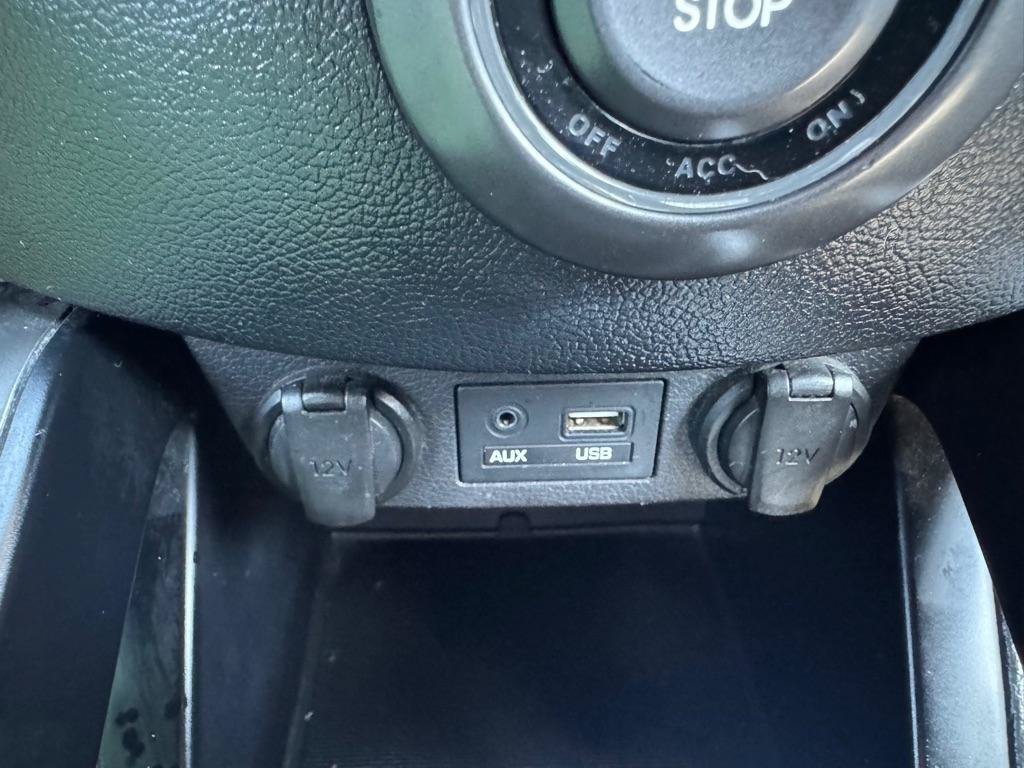 Used 2016 Hyundai Veloster Turbo w/ Option Group 04 FWD image 16