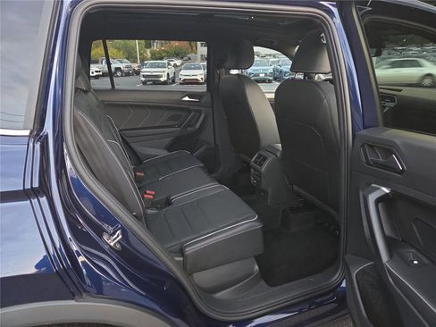 Used 2024 Volkswagen Tiguan SEL R-Line image 34