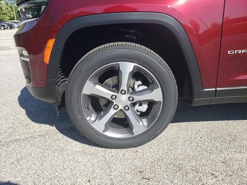New 2024 Jeep Grand Cherokee Limited w/ Luxury Tech Group II image 30