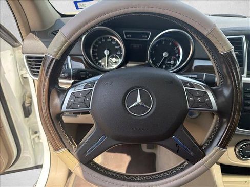 Used 2015 Mercedes-Benz GL 450 4MATIC w/ Appearance Package image 12
