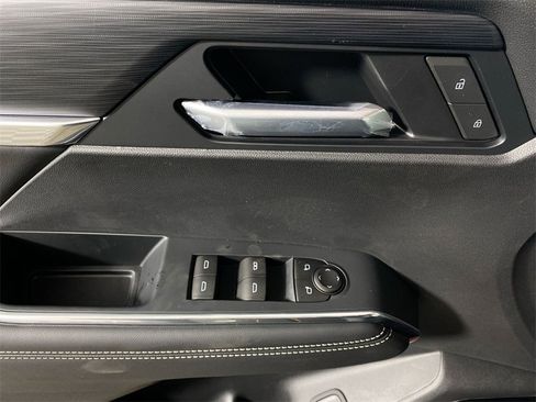 Used 2025 GMC Acadia Elevation w/ Black Edition image 13