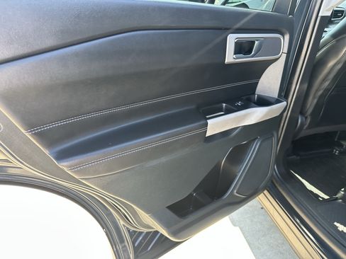 Used 2024 Ford Explorer XLT w/ Equipment Group 202A AWD/4WD image 11