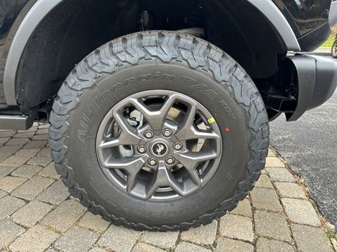 New 2025 Ford Bronco Badlands image 12