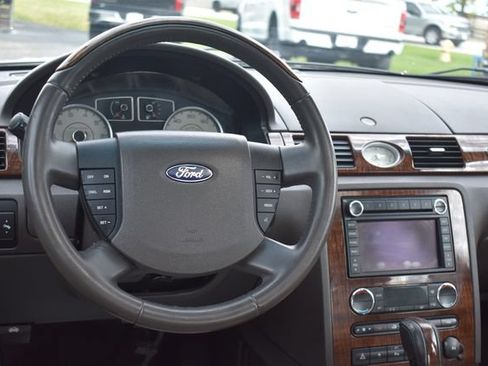 Used 2009 Ford Taurus Limited AWD/4WD image 19