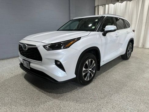 Certified 2026 Toyota Highlander XLE AWD/4WD image 5