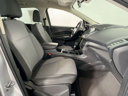 Used 2017 Ford Escape SE w/ Equipment Group 201A image 29