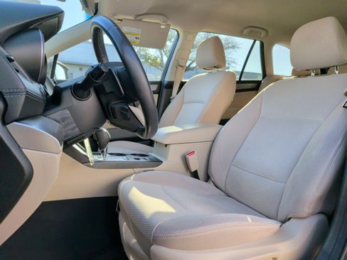 Used 2018 Subaru Outback 2.5i Premium image 17