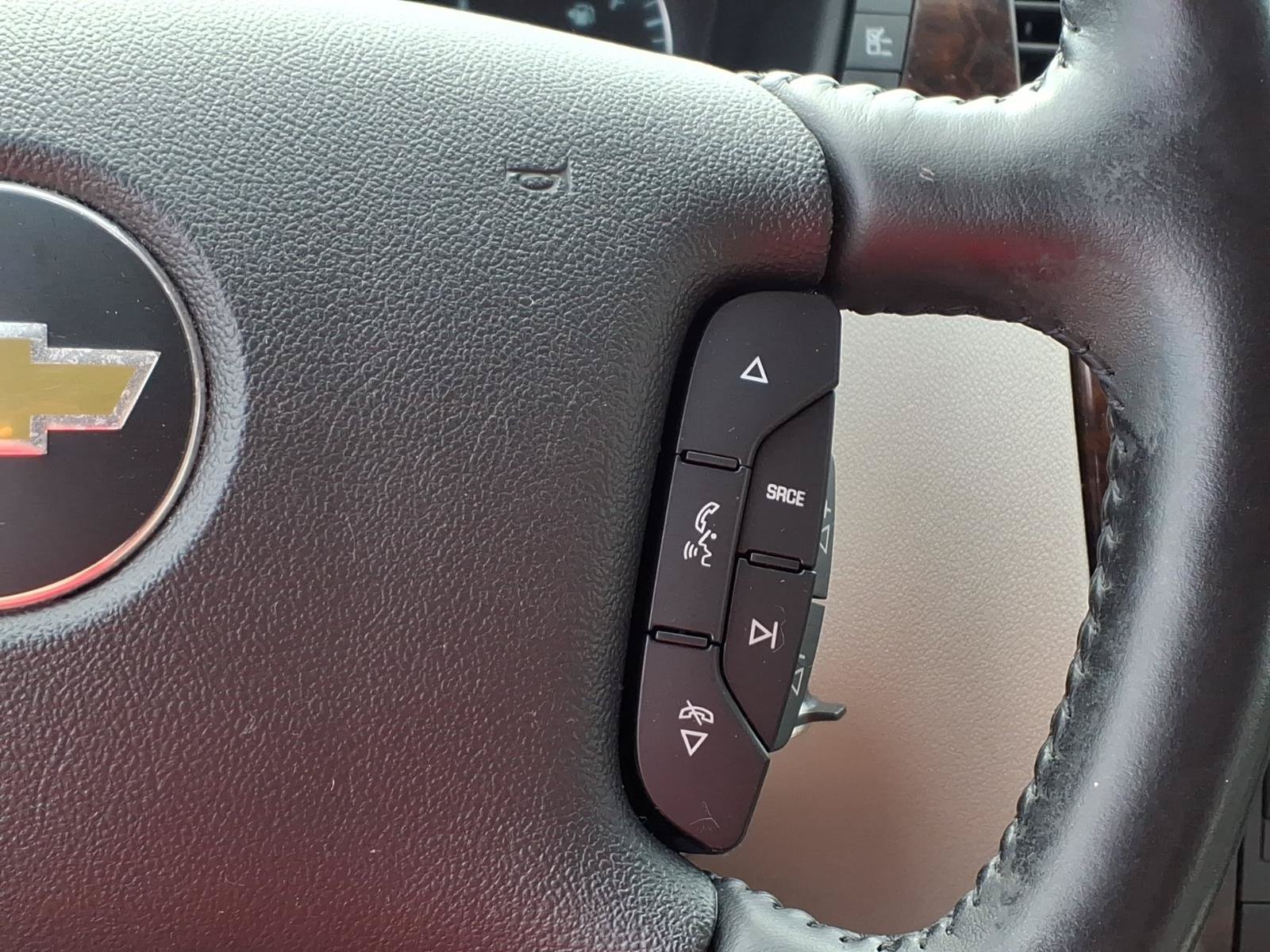 Used 2012 Chevrolet Impala LTZ FWD image 17