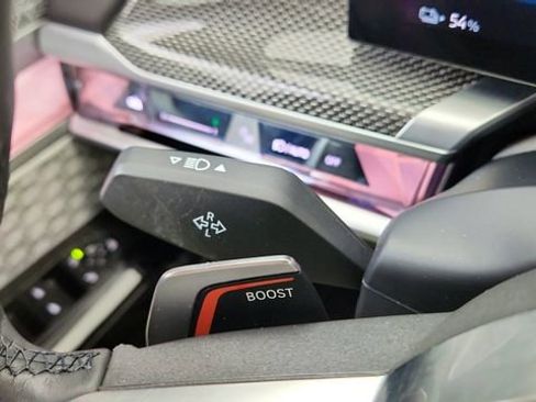 Used 2023 BMW i7 xDrive60 w/ Executive Package 2 image 42