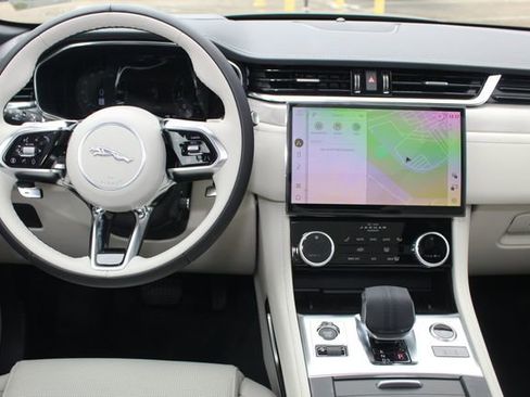 New 2026 Jaguar F-PACE R-Dynamic S image 4