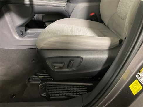 Used 2022 Toyota Sienna LE image 19