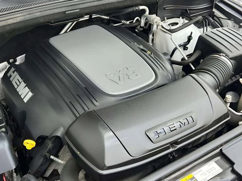 Used 2018 Dodge Durango R/T w/ Blacktop Package AWD/4WD image 30